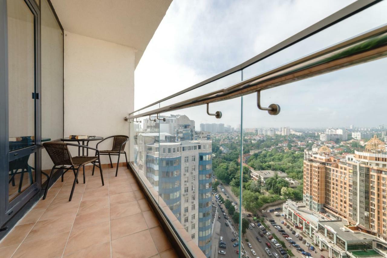 Arcadia Stylish Apartment Big Terrace! Одеса Екстериор снимка